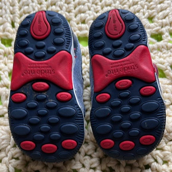 SOLD SOLDDisney Stride rite  Hidden Mickey Velcro sneaker toddler baby - Picture 6 of 10